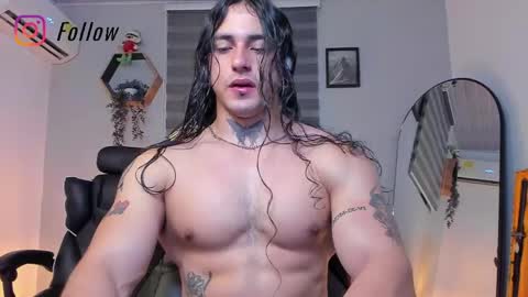 Snapshot of allen_rosse chatting on 05.01.26 independent model 3 online show from 05.01.26