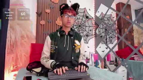 Snapshot of allen_starck chatting on 10.14.25 Allen online show from 10.14.25