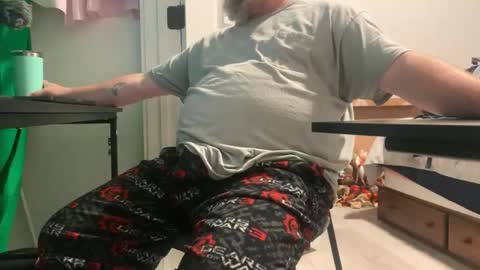 Allergictolove online show from 11.17.25