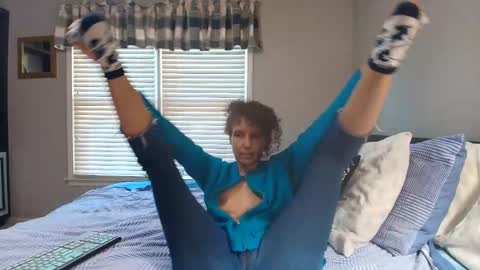 Snapshot of allgood4u chatting on 10.23.25 wishlist on bio online show from 10.23.25