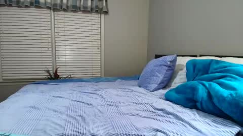 wishlist on bio online show from 11.02.25