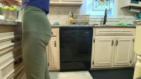 Snapshot of allgood4u chatting on 01.17.26 wishlist on bio online show from 01.17.26