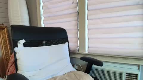 Snapshot of allgood4u chatting on 02.13.26 wishlist on bio online show from 02.13.26