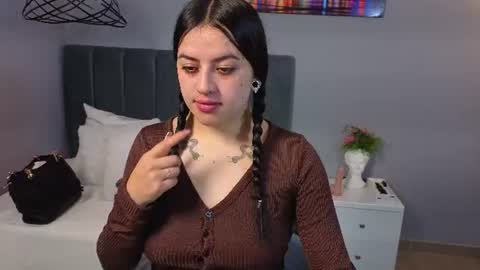Snapshot of alli_cooper chatting on 06.26.26 Ali online show from 06.26.26
