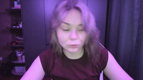 Snapshot of alli_zi chatting on 11.26.25 Blair online show from 11.26.25