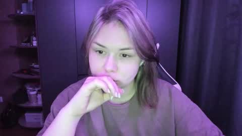 Snapshot of alli_zi chatting on 11.29.25 Blair online show from 11.29.25