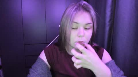 Snapshot of alli_zi chatting on 11.30.25 Blair online show from 11.30.25