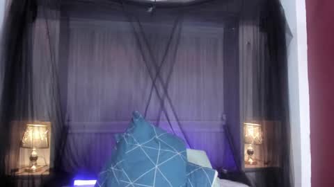 Snapshot of alliebennet chatting on 05.19.26 ALISON online show from 05.19.26