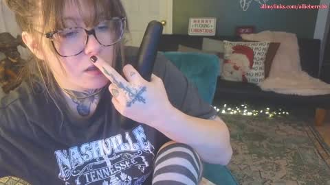 Snapshot of allieberrybb chatting on 12.17.24  bb  online show from 12.17.24