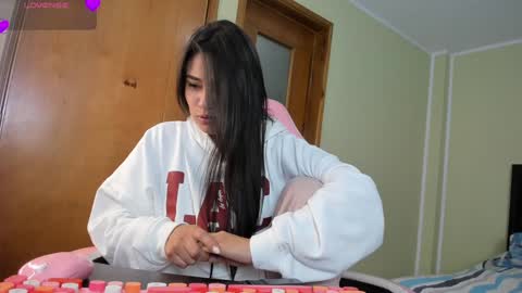Snapshot of allison_love chatting on 01.17.25 allison online show from 01.17.25