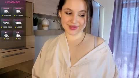 Snapshot of allison_stone__ chatting on 10.04.25 Emma online show from 10.04.25
