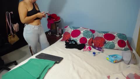 allisonnjones online show from 10.11.25