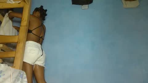 allizida01 online show from 11.23.25