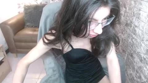 Snapshot of alllyson_ chatting on 09.17.25 alison online show from 09.17.25