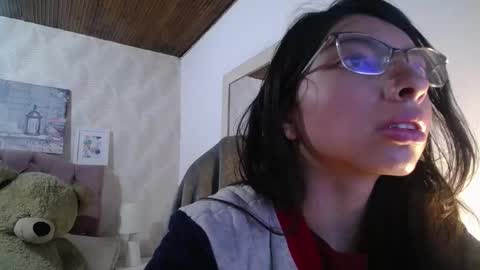 Snapshot of alllyson_ chatting on 12.05.25 alison online show from 12.05.25