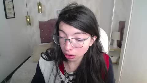 Snapshot of alllyson_ chatting on 12.16.25 alison online show from 12.16.25