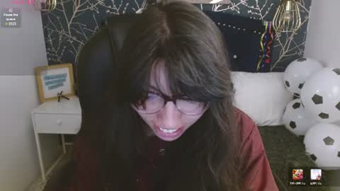 Snapshot of alllyson_ chatting on 06.16.26 alison online show from 06.16.26