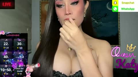 Snapshot of alluring_gemini chatting on 05.25.26 Queen Majesty Katy online show from 05.25.26