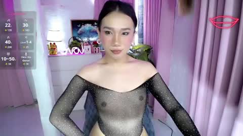 Snapshot of alluring_mj chatting on 05.19.26 mj online show from 05.19.26