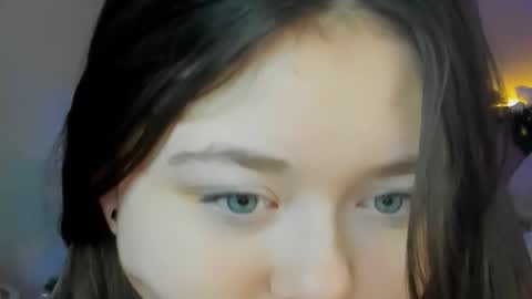 alluringeyess online show from 12.17.25