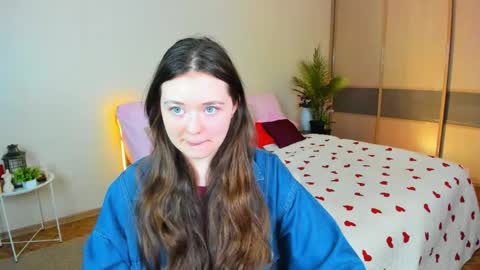 Snapshot of alluringeyess chatting on 05.21.26 alluringeyess online show from 05.21.26