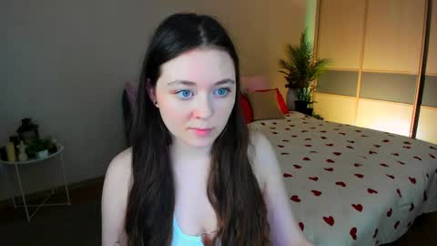 Snapshot of alluringeyess chatting on 05.26.26 alluringeyess online show from 05.26.26