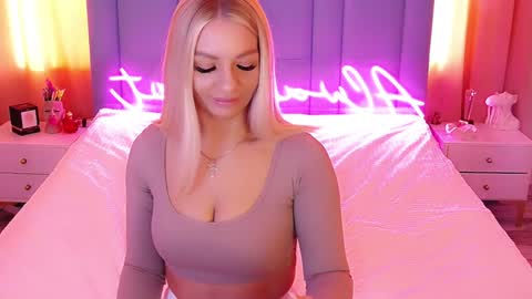 AlwaysHot online show from 02.08.25