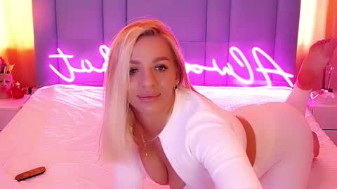 AlwaysHot online show from 02.25.25