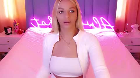 AlwaysHot online show from 03.04.25