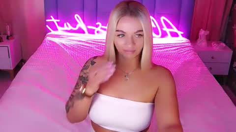 AlwaysHot online show from 11.18.25