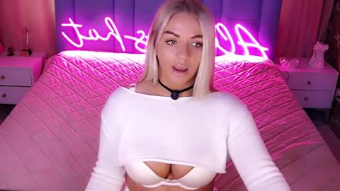 AlwaysHot online show from 03.26.26