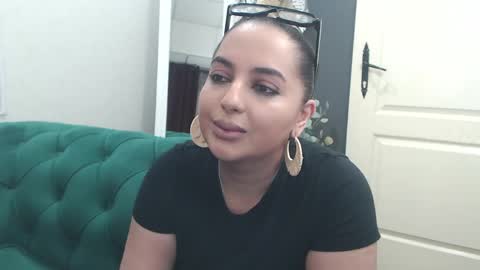 Snapshot of allyiah chatting on 04.18.26 online show from 04.18.26