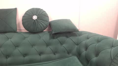 Snapshot of allyiah chatting on 04.19.26 online show from 04.19.26