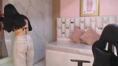 Allysa  online show from 09.15.25