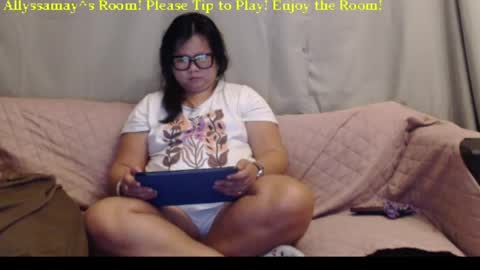 Snapshot of allyssamay chatting on 05.06.26 Allyssamay online show from 05.06.26