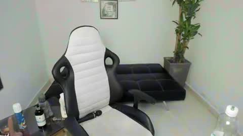 allyssann online show from 01.28.25