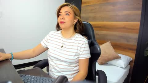 ALMA FENIX  online show from 09.20.25