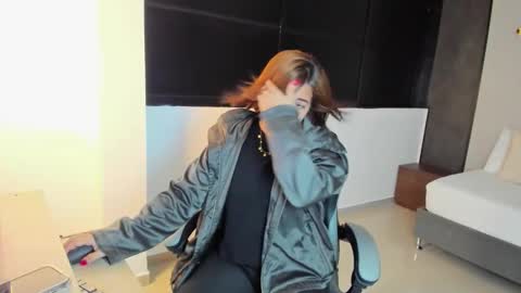 ALMA FENIX  online show from 10.13.25