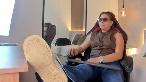 ALMA FENIX  online show from 11.04.25