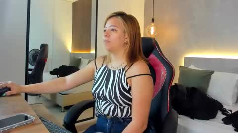 ALMA FENIX  online show from 12.15.25