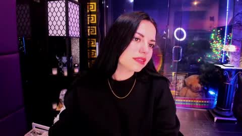 Snapshot of alma_pearl chatting on 05.05.26 Alma online show from 05.05.26