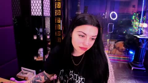 Snapshot of alma_pearl chatting on 05.15.26 Alma online show from 05.15.26