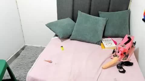 Snapshot of almaa__ chatting on 01.25.25 Alma online show from 01.25.25