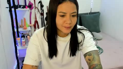 Snapshot of almaa__ chatting on 04.07.26 Alma online show from 04.07.26