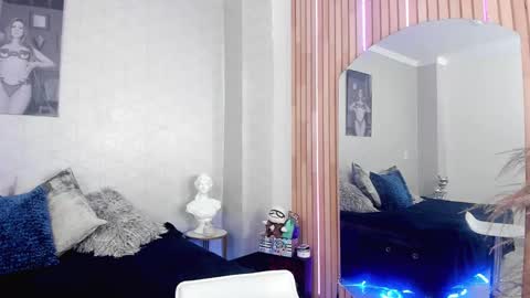 Snapshot of almabella__ chatting on 02.03.25 AlmaBella online show from 02.03.25