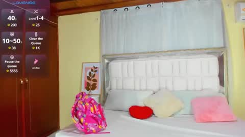 Snapshot of almasaennz chatting on 02.02.25   online show from 02.02.25