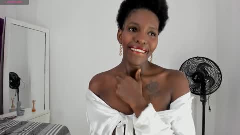 Snapshot of almasaennz chatting on 02.20.25   online show from 02.20.25