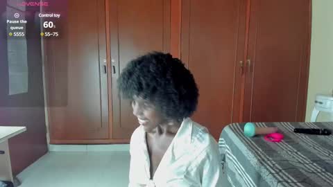 Snapshot of almasaennz chatting on 03.08.25   online show from 03.08.25