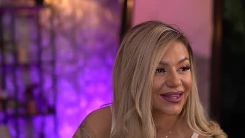 Snapshot of almavelia chatting on 10.25.25 Alma online show from 10.25.25