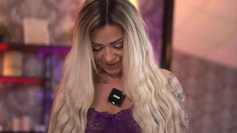 Snapshot of almavelia chatting on 01.15.26 Alma online show from 01.15.26